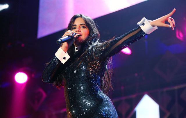 Camila Cabello recibe Premio Orgullo de Federación hispana