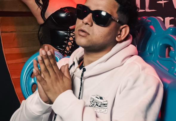 ELMG presenta su primer disco “ETERNO” Magdanie Rubio, conocido artísticamente como ELMG.