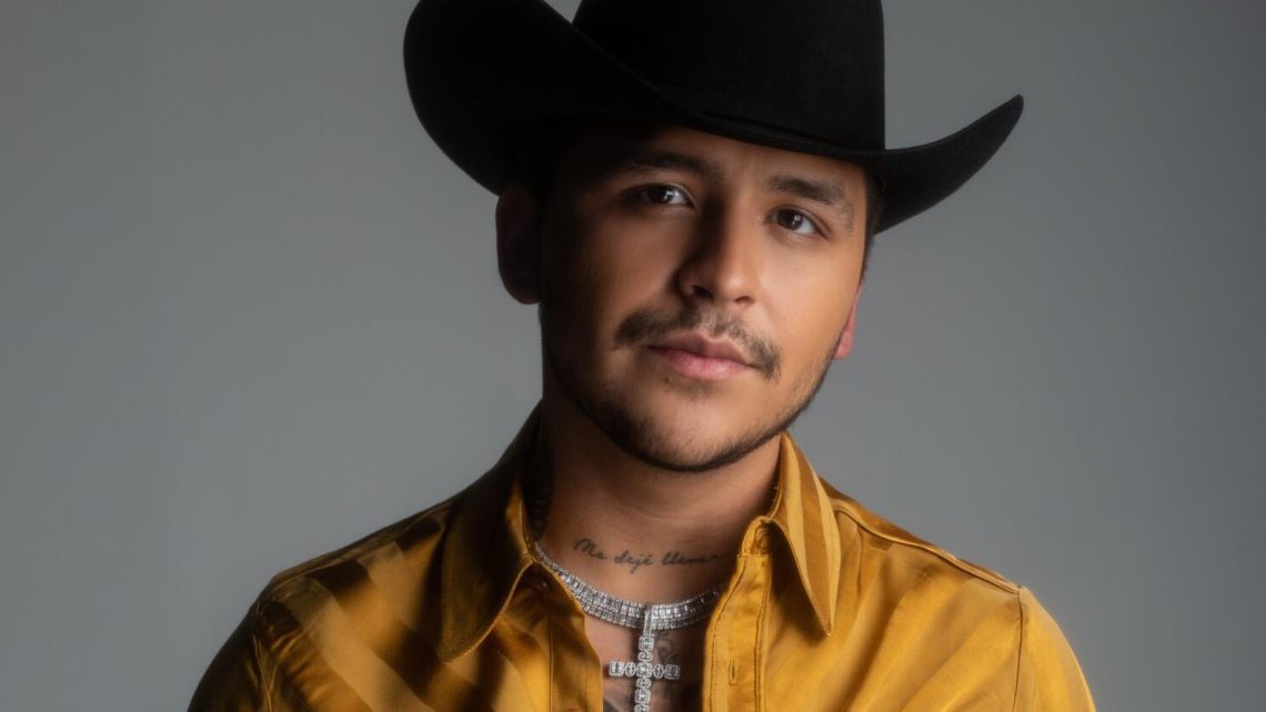 CHRISTIAN NODAL PREOCUPADO POR ESCUCHAR SU VOZ CON INTELIGENCIA ARTIFICIAL.