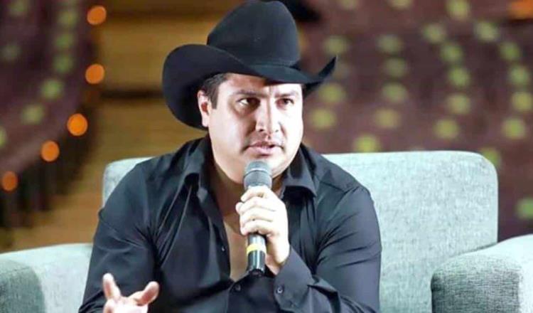 EL CANTANTE JULION ALVAREZ SE QUEDA SIN VISA DE TRABAJO