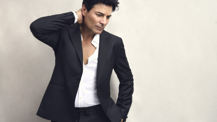 CHAYANNE NO CANCELARA CONCIERTOS PESE A SU LESION EN LA RODILLA