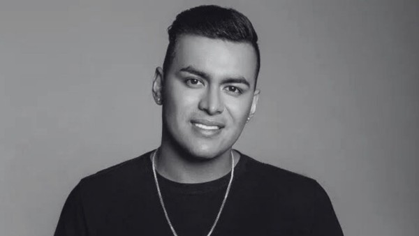 El cantante colombiano Yeison Jiménez falleció a los 34 años en un accidente de avioneta en Colombia.