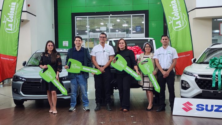 Supermercados La Colonia entrega vehículos a los ganadores de la promoción “Navidad de lujo al estilo Suzuki”