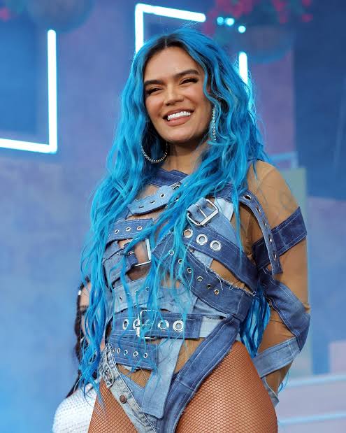 Karol G hace historia Primera mujer latina en liderar Coachella 2026.