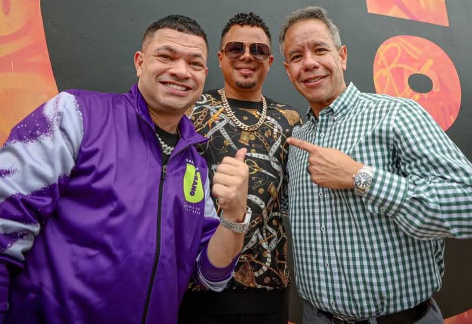 Jowell inaugura la primera escuela urbana en Puerto Rico