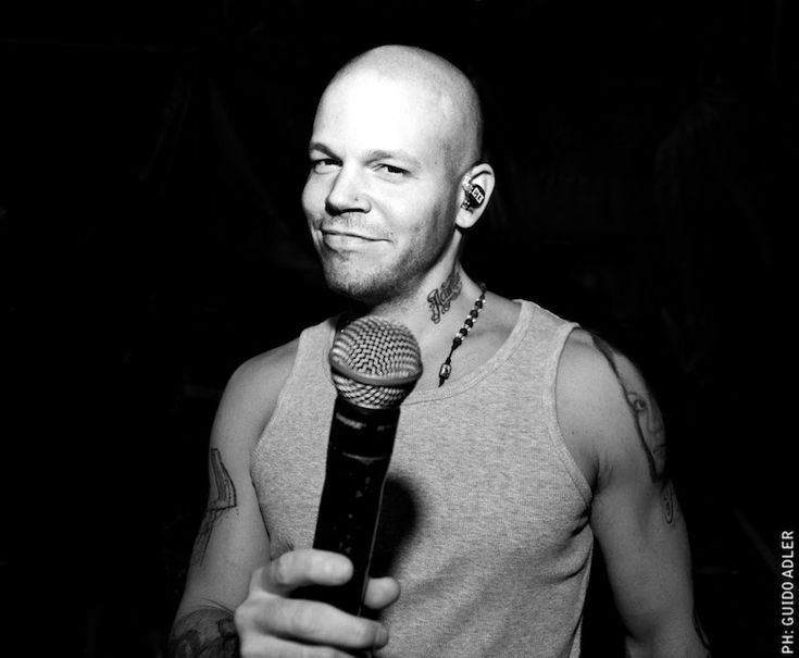 Residente expande su carrera tras firmar con UTA en Hollywood