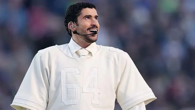 Bad Bunny hace historia al celebrar una boda real en pleno Super Bowl LX