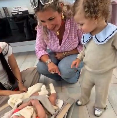 Aiunii desata risas en familia con inesperada frase al conocer a su primo