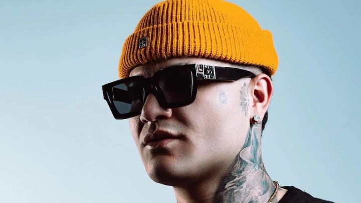 Kapo supera incómodo incidente con su vestuario durante concierto en Chile y las redes reaccionan