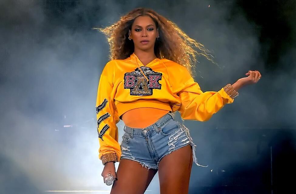 Beyoncé célebra Los 10 Años de su disco «LEMONADE»