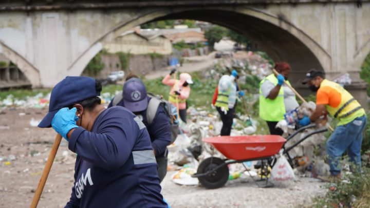 AMDC retira 75 toneladas de desechos sólidos durante megaoperativo de limpieza en campo Motagua y bajos del puente Carías